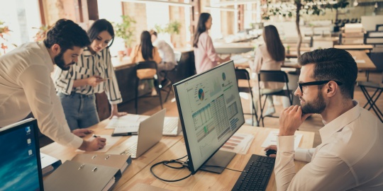 Staff securing the supply chain to avoid business failure