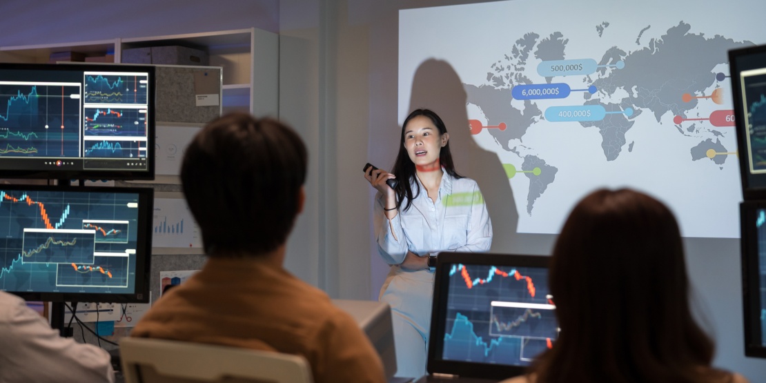 Strategic presentation of international data and financial flows illustrating a right-shoring approach.