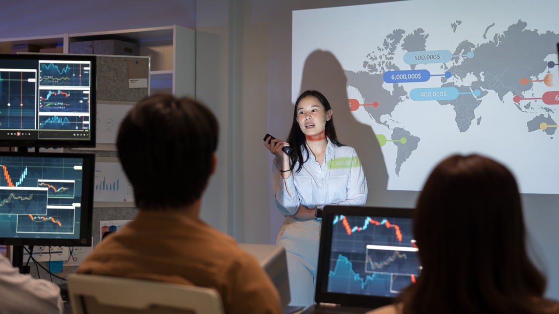 Strategic presentation of international data and financial flows illustrating a right-shoring approach.