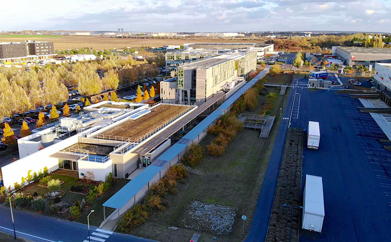 Vue aérienne de bâtiments de Manutan