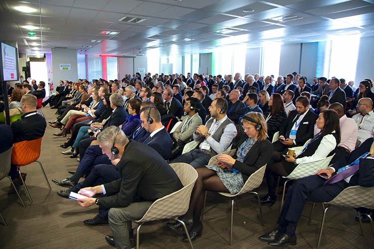 Auditoire attentif à un discours lors du Manutan Pushasing Day 2019