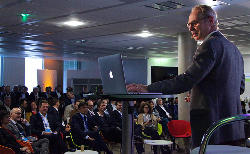 Émile Servan-Schreiber delivering a speech at Manutan Pushasing Day 2019