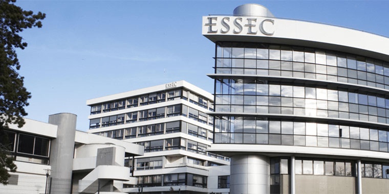 Photo du batiment de l'ESSEC Business School