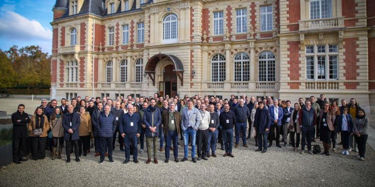 Photo de l'ensemble des équipes de direction du Groupe Manutan