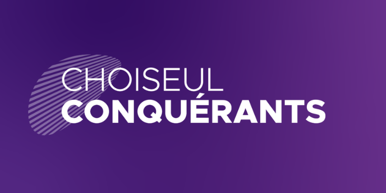 Logo de Choiseul Conquérants sur fond violet avec un élément graphique en arrière-plan