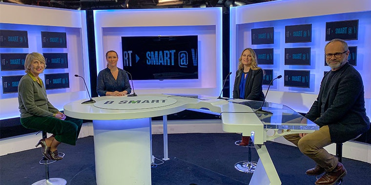 Photo representing Véronique Bouchard, Marie-Anne Teissier, Aurélie Planeix and Xavier Laurent on the set of BSMART